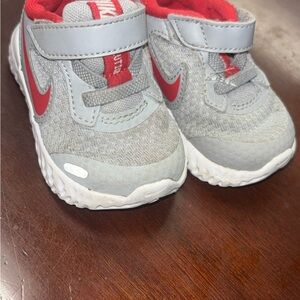 NIKE Toddler Revolution size